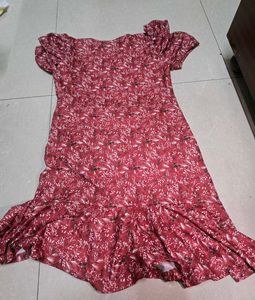 Elegant Maroon Floral Ruched Mini Dress with Puff