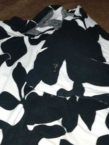 GIA TOP WITH BLACK ABSTRACT PRINT