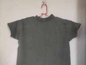 It Is A Crop Top In Size - S