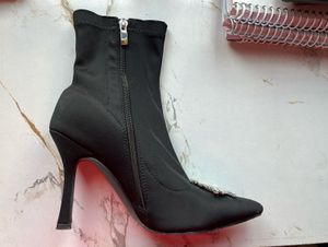 Black ankle-boot Style