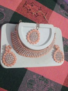 Stunning Peach &amp; Crystal Choker Set
