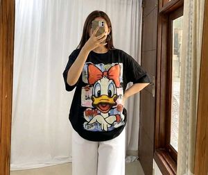 Daisy Duck Premium Graphic Tee