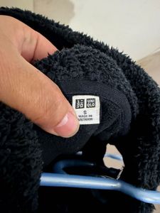 Uniqlo hoodie Fleece Vest - Warm &amp; Cozy!
