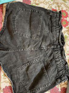 Stylish charcoal short Pants