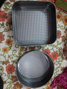 2 Detachable Cake moulds
