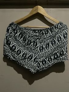 Stylish Black &amp; White Patterned Shorts