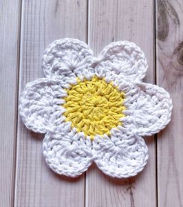 Daisy Flower Crochet Coasters (Set of 4)