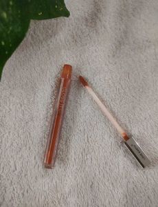 Love Earth Lip Gloss- Shade Dreamy Night