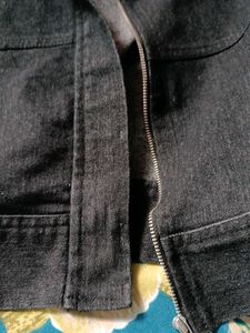 FREE DEL - cropped Denim Jacket - new with ta