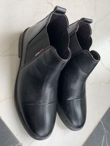 Classic Black Chelsea Boots