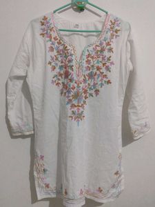 Embroidered White Cotton Kurta