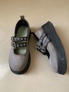 Chic Mary Jane Platform Shoes