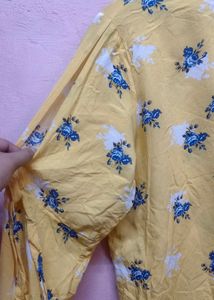 Sale📍Zink London 44size Bright Yellow Top Women's