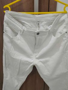 White Cropped Jeans