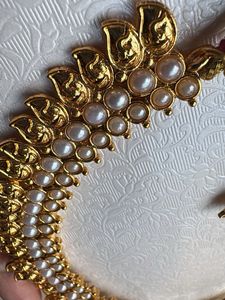 Elegant Pearl Necklace and Earrings Set