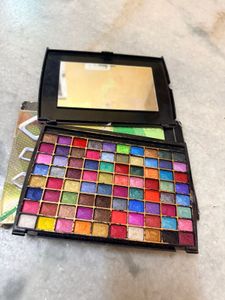 Heaven's Make-Up Kit
