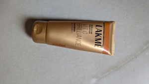 Lakme Vit C Brilliance Face Wash