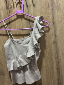 Chic One-Shoulder Ruffle Top
