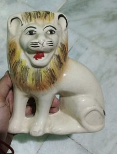 Vintage Ceramic Lion Figurine