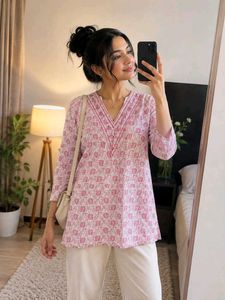 💗pink printed short kurti
