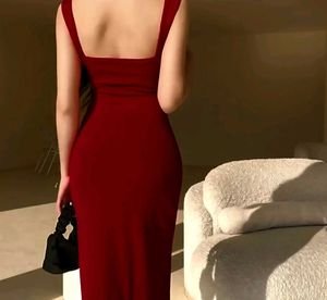 Elegant Maroon Midi Dress