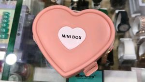 Heart Shaped Jewelry Box with Mirror