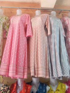 all size available aur bhi delay wear stock hai ti