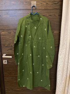 Men's Green Embroidered Kurta