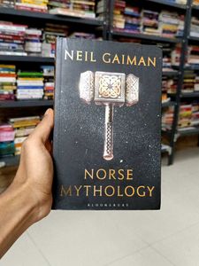 Norse Mythology by Neil Gaiman Big Paperback