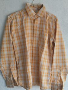 Men's Plaid Button-Up Shirt
