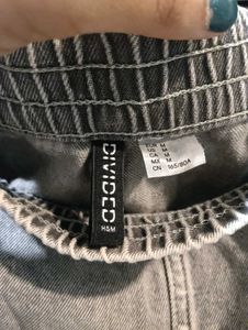 H&amp;M Washed Denim Shorts (size-34) (M/L)