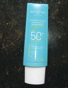 Dot & Key Blueberry Hydrate Sunscreen SPF 50