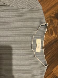 Ribbed Lettuce Edge Top