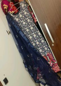 Are Wah 😀Mirror Work Embroidered Kurta Set