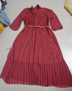 Chic Pink Pleated Midi Dress
