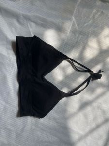 black sports bra