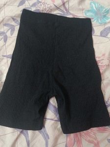 Ribbed Black Biker Shorts