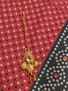 Golden Necklace ,earring nd maangtika Set