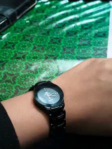 Sleek Black Quartz Wrist Watch