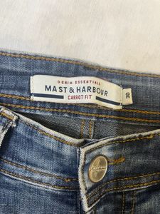 Carrot Fit Jeans