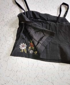 Embroidered Floral Crop Top