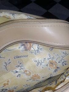 Stylish GUCCI Shoulder Bag