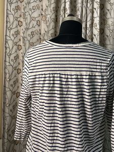 H&amp;M Striped V-Neck 3/4 Sleeve Top