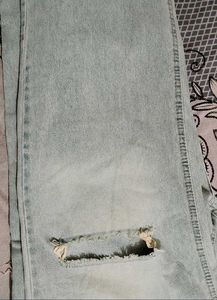 Light Wash Ripped Baggy Jeans