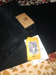 NEW WITH TAG| Black Whisker Wide-Leg Jeans | Siz