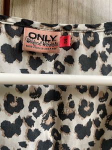 Leopard Print Sleeveless Tank Top