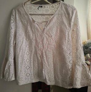 Chic White Lace Bell Sleeve Top