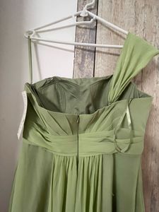Elegant One-Shoulder Green Gown