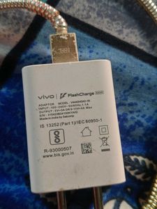 vivo 44W flash charger with cable