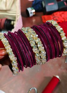 Elegant Set of Bangles with bangle box 🎁